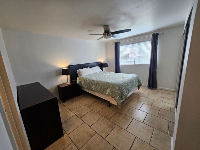 Building Photo - Turned key fully furnished 3 bedroom in Ki...