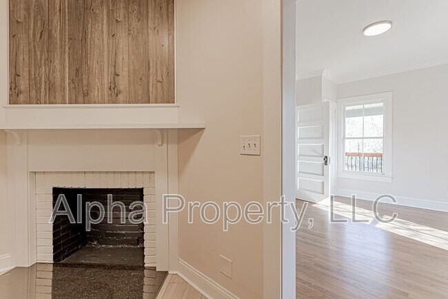 Building Photo - 511 Mountain Creek Rd