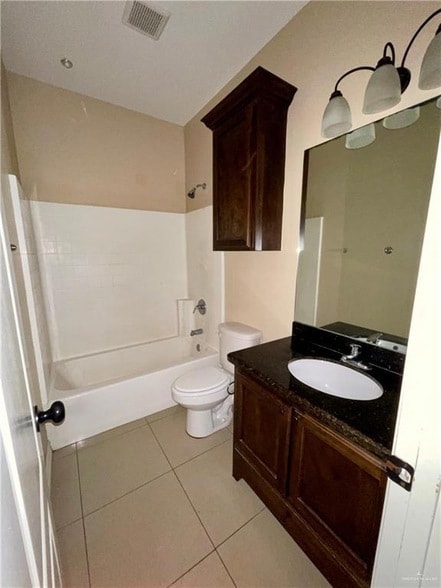 Building Photo - 2605 E Franklin Ave