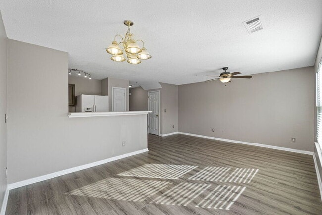 Building Photo - 266 Swaying Pine Ct