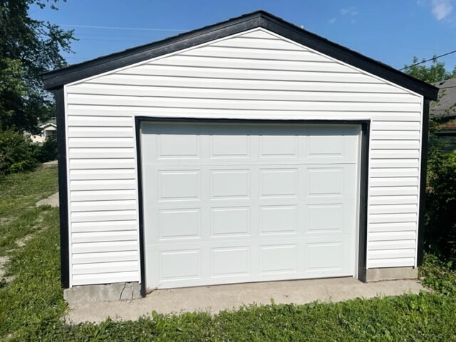 Building Photo - 4 Bedroom conveniently located in the popular Irvington neighborhood