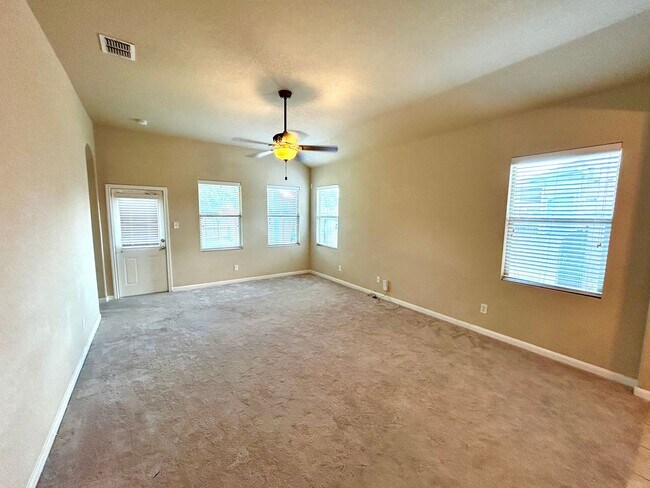 Building Photo - **APPLICATION RECEIVED** Modern Home with Fenced Backyard, Community Pool & Playground!