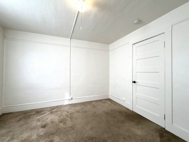 Building Photo - Little Italy - Charming 2 BR Cottage with ...