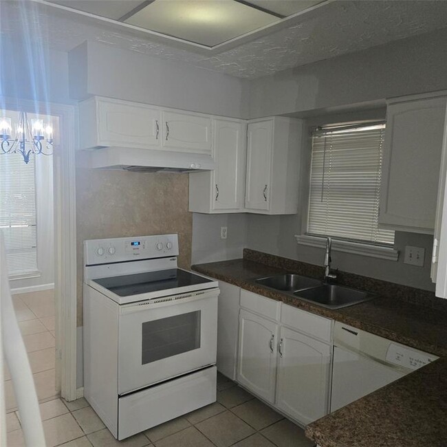 Building Photo - 11902 Scottsdale Dr