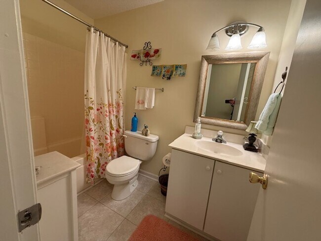 Building Photo - 3 Bedroom 2 Bath House in Shadowmoss - West Ashley