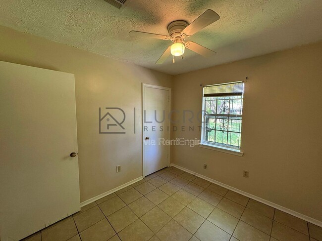 Building Photo - 6731 George Washington Dr