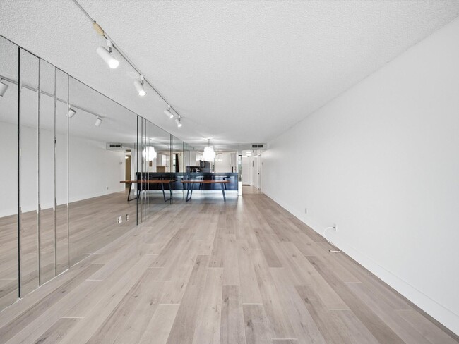 Building Photo - 6539 Coral Lake Dr