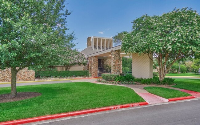 Building Photo - 3303 Woodchuck Rd