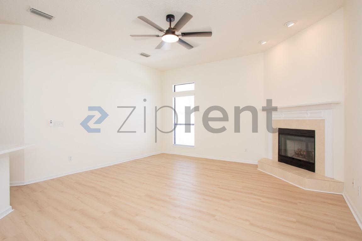 Building Photo - 10721 Long Cove Ct