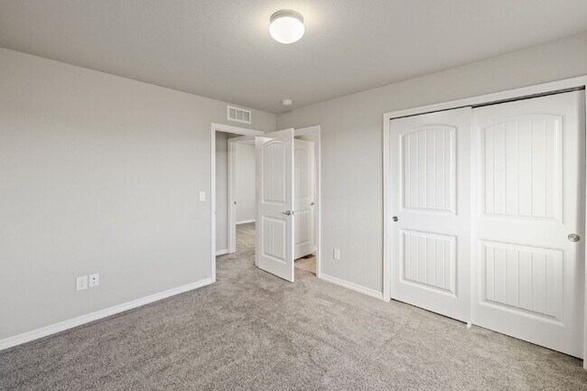 Building Photo - Newer home located in Larson Ranch Community, featuring main level owners suite.