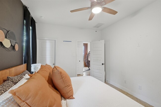 Building Photo - 12912 Zivah Ln