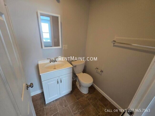 Building Photo - 62 Third St. Apt.