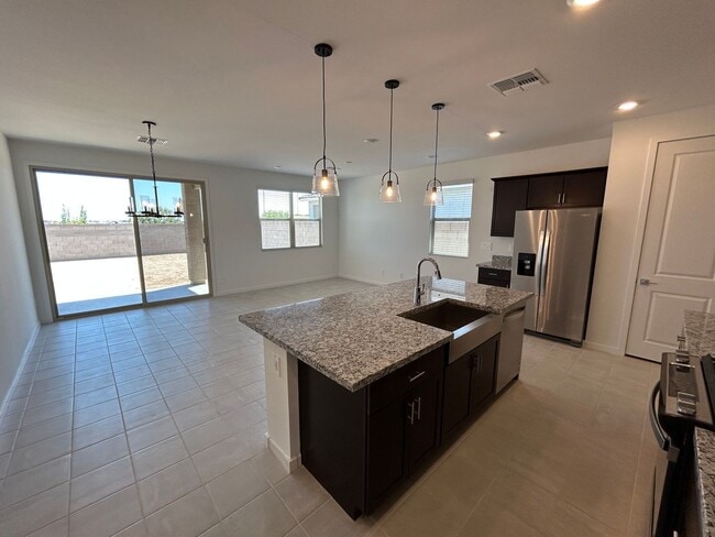 Building Photo - 17449 W Eva St