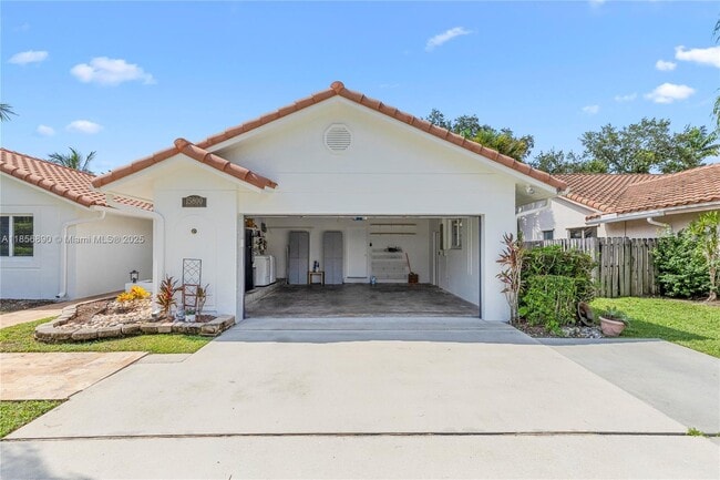 Building Photo - 15800 Surrey Cir