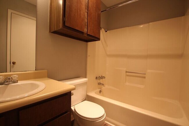 Building Photo - 2 bedroom 2 bath apartment in Tyler! Avail...