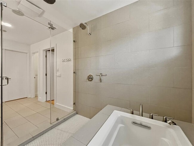 Building Photo - 2118 Brackenridge St