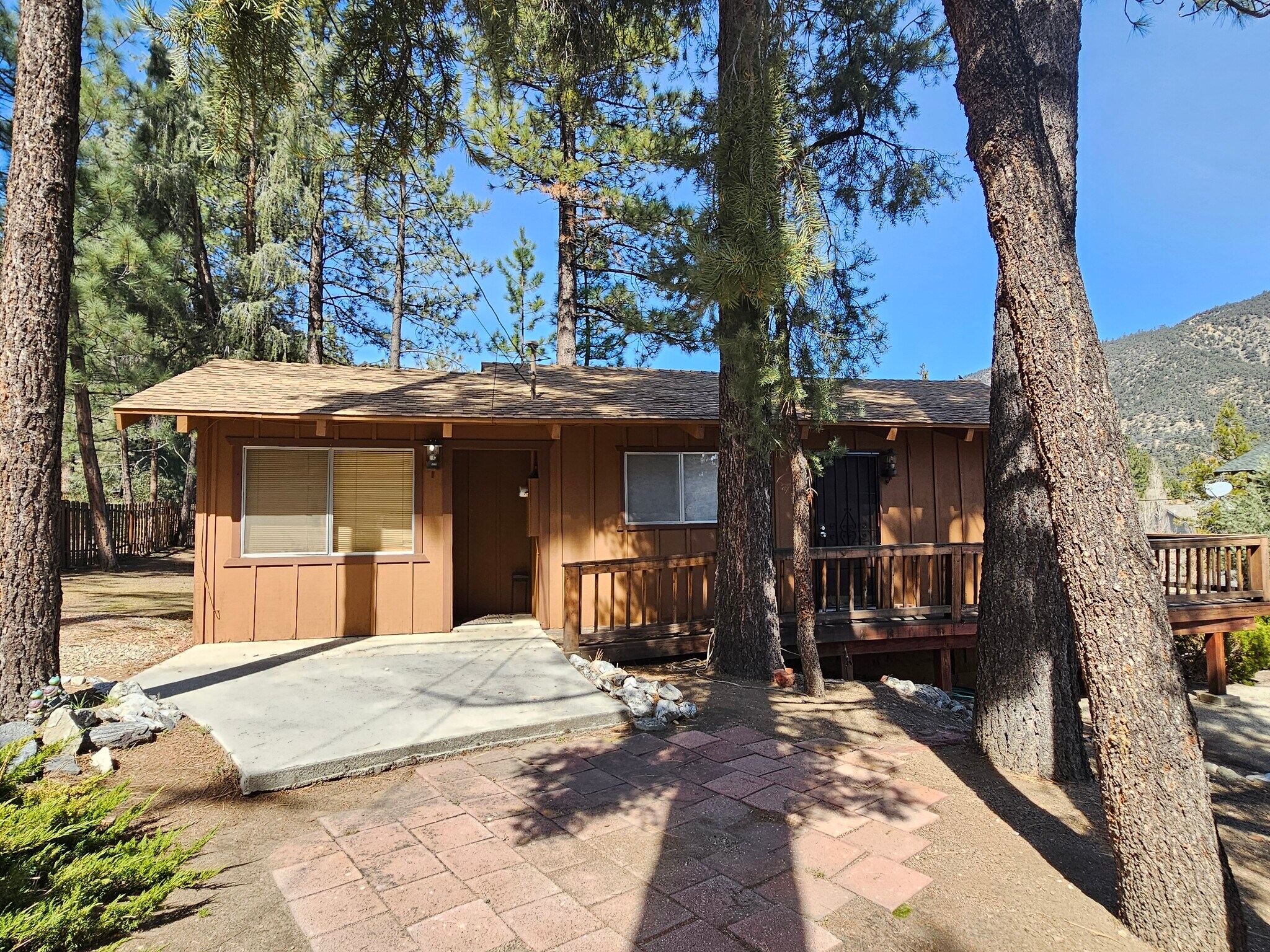 Building Photo - 2321 Cypress Way