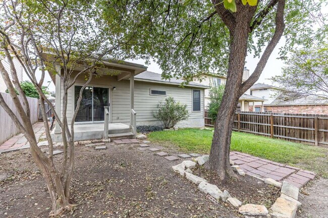 Building Photo - 6106 Briscoe Leaf