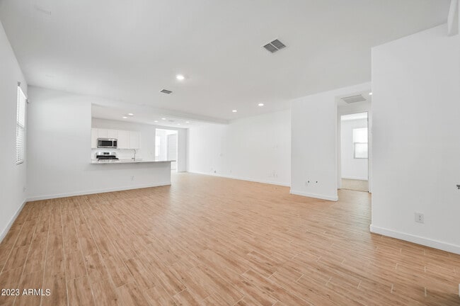 Building Photo - 12617 W Kaler Dr