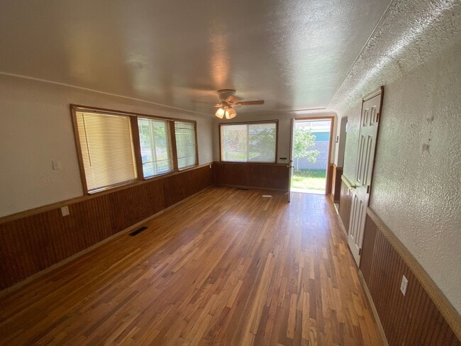 Building Photo - Cozy 4-Bedroom, 2-Bath Home Near CMU!