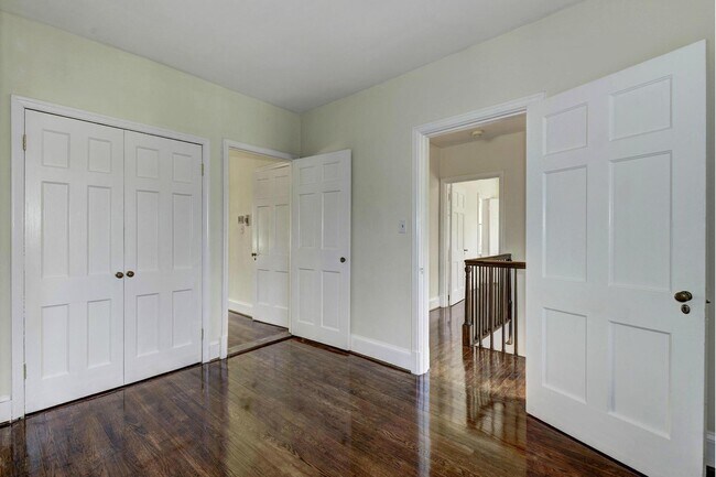 Building Photo - 4910 Hillbrook Ln NW