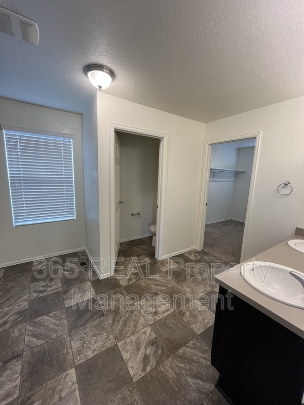 Building Photo - 1551 Highfield Dr
