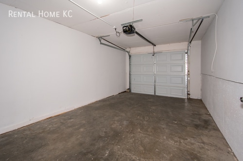 Building Photo - 1512 E Leona-