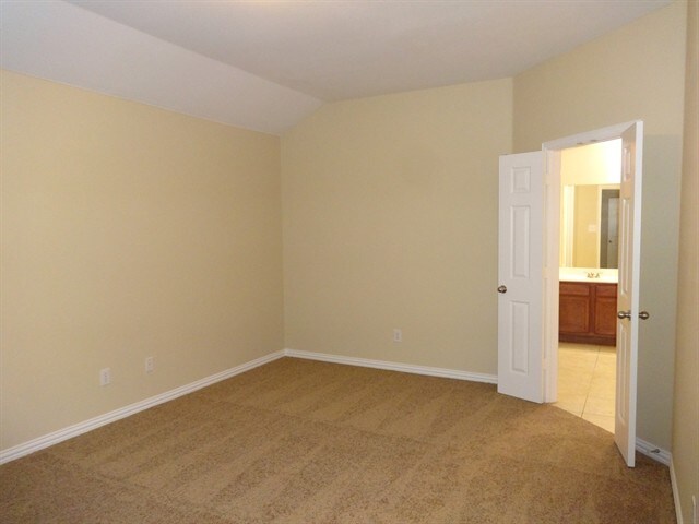 Building Photo - 408 Channel View Ct