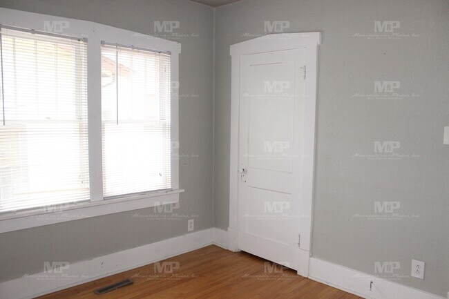 Building Photo - 639 S Whitcomb St