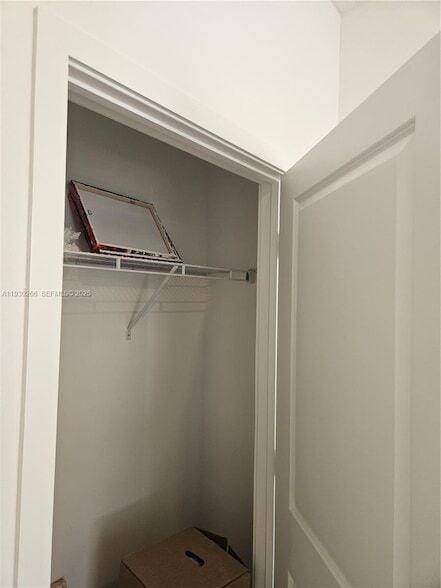 Building Photo - 157 NE 13th Cir