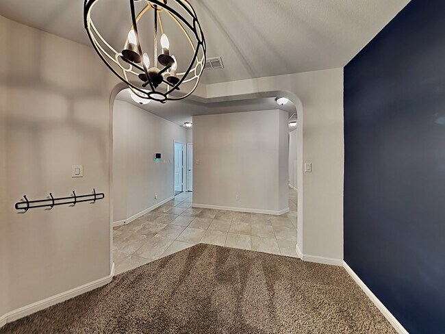 Building Photo - 9113 Golden Hollow Ln
