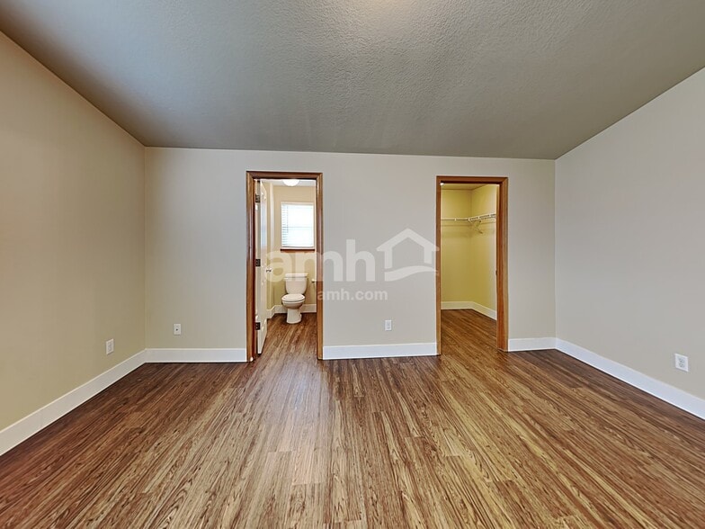 Building Photo - 2522 Char Cir NW