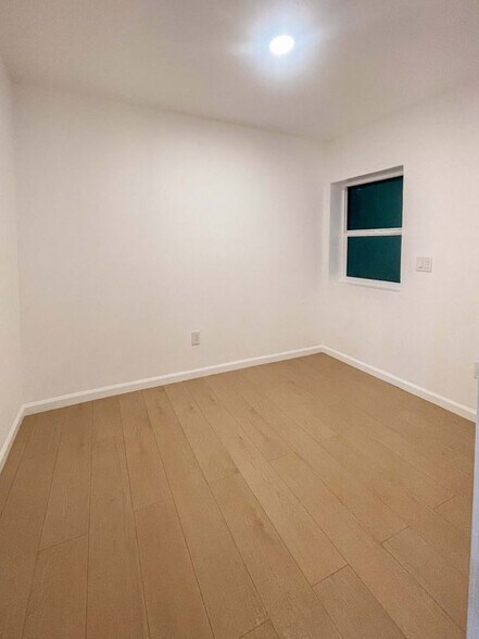 Building Photo - 4913 1/2 Lynnfield Street, #1/2