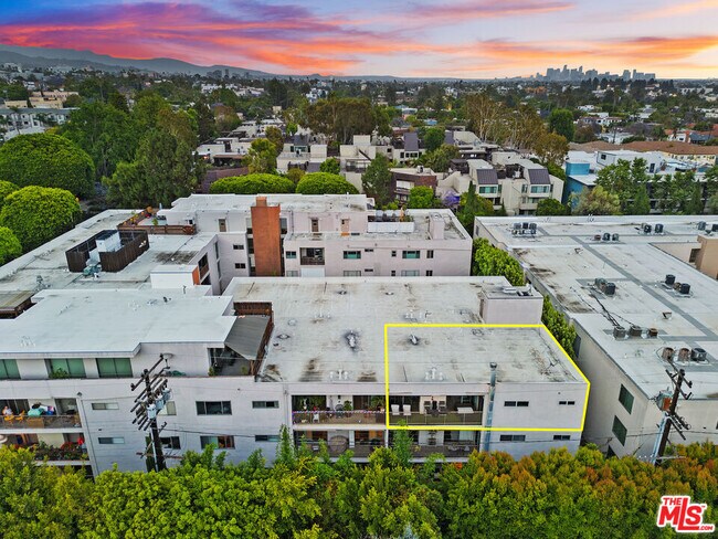 Building Photo - 949 Kings Rd