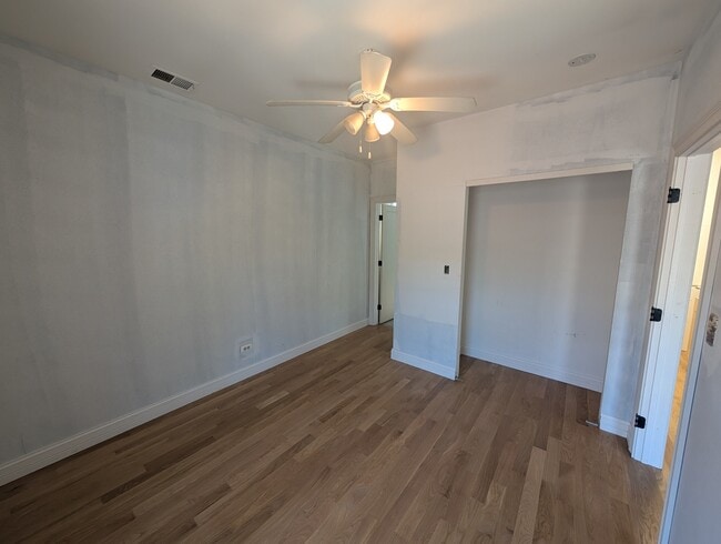 Building Photo - 1835 N Bissell St
