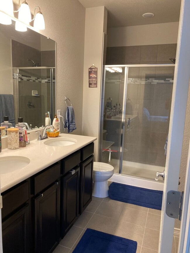 Building Photo - Beautiful 3 bed/ 2.5 bath Townhome in Berthoud