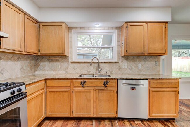 Building Photo - 8406 La Naranja Cove