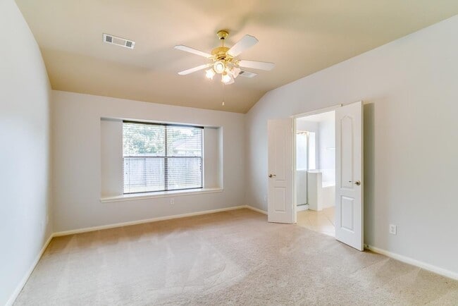 Building Photo - 16802 Village View Trail