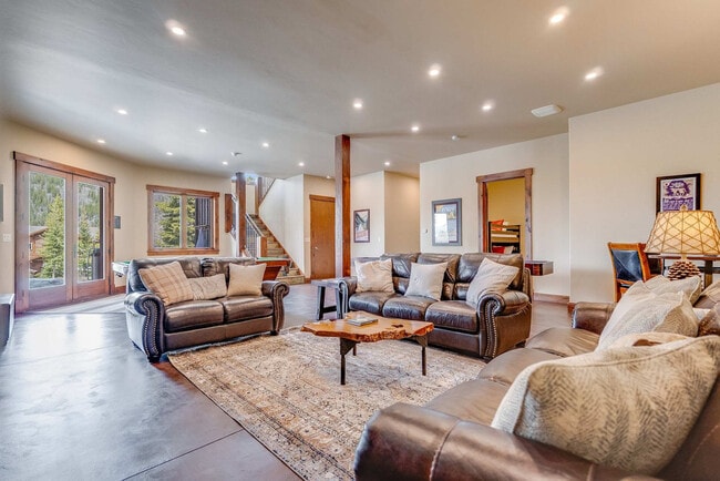 Building Photo - 108 Campion Trail