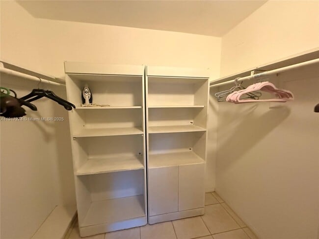 Building Photo - 1104 N 17th Ct