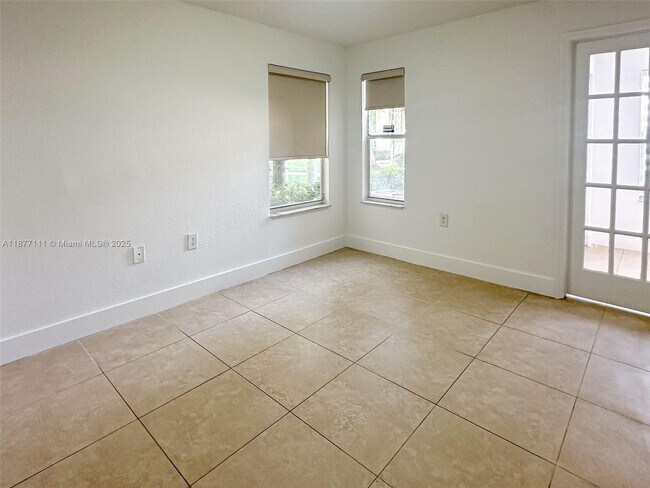 Building Photo - 12840 Vista Isles Dr