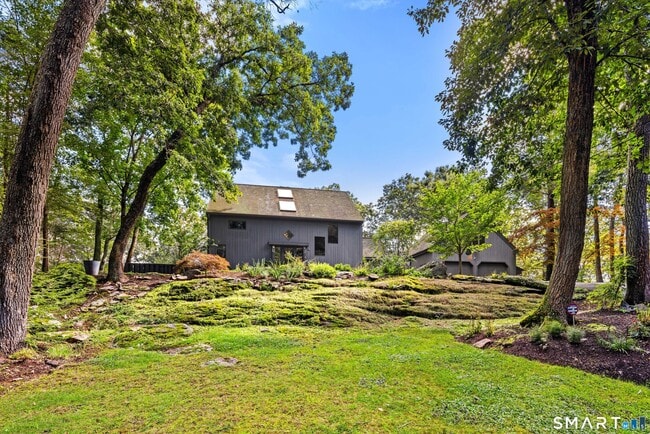 Building Photo - 129 Davis Hill Rd