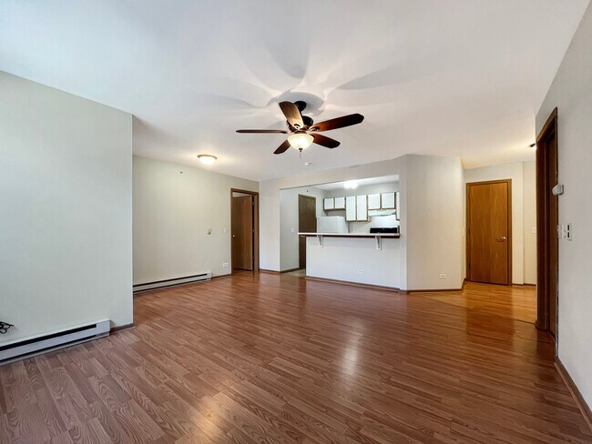 Building Photo - 1524 W Sand Bar Ct