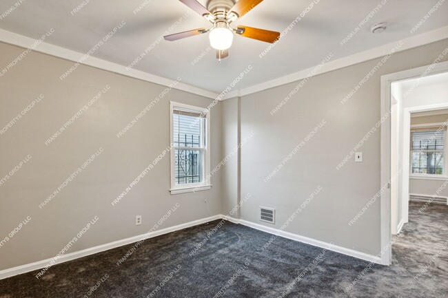 Building Photo - Newly Renovated 2-Bedroom Rental in Detroi...