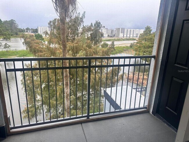 Building Photo - 3702 Palm Desert Ln