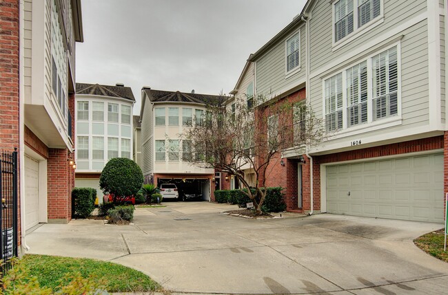 Building Photo - 1408 W Webster St