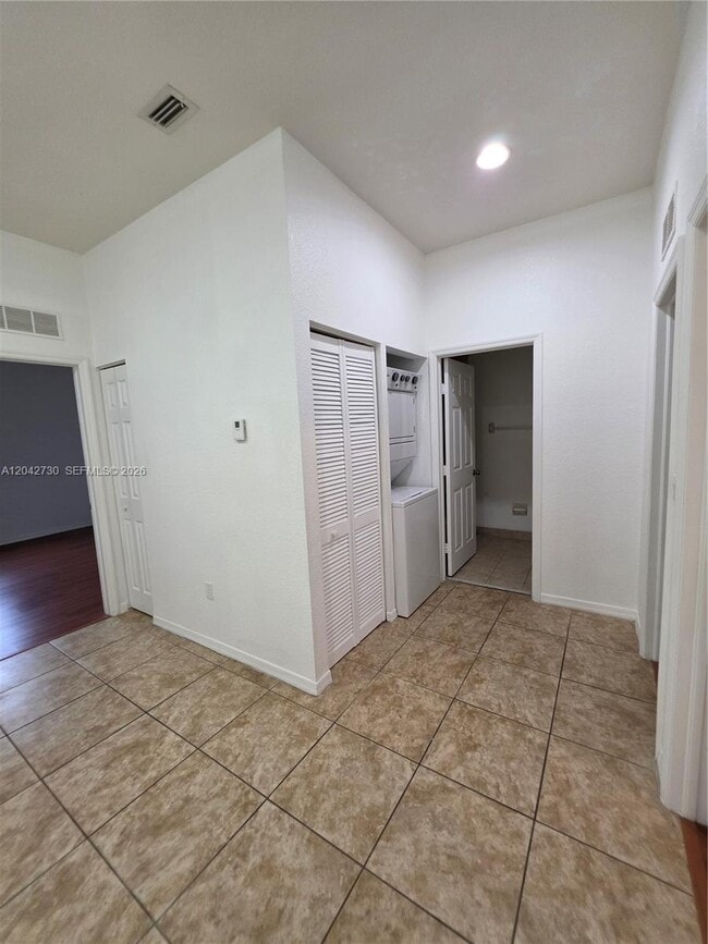 Building Photo - 4906 SW 141st Ave