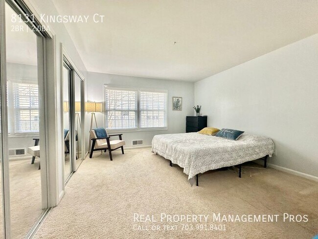 Building Photo - 8131 Kingsway Ct