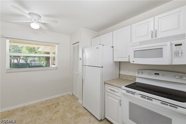 Building Photo - 600 Squire Cir