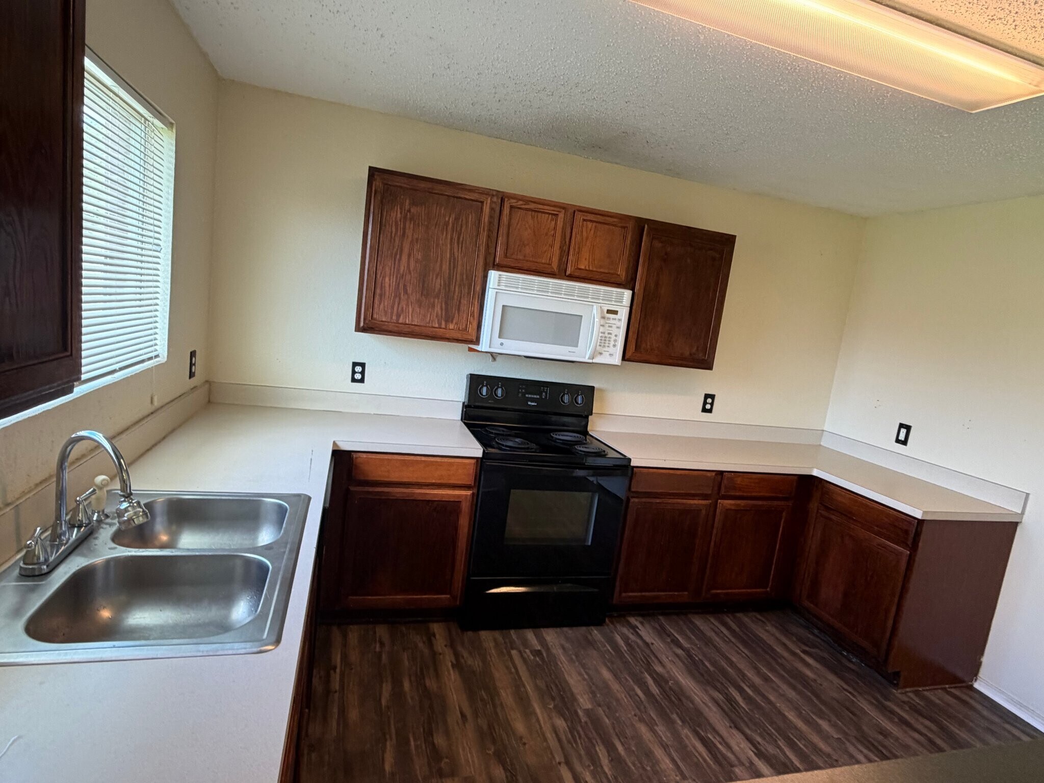 Building Photo - 8103 Zephyr Ct
